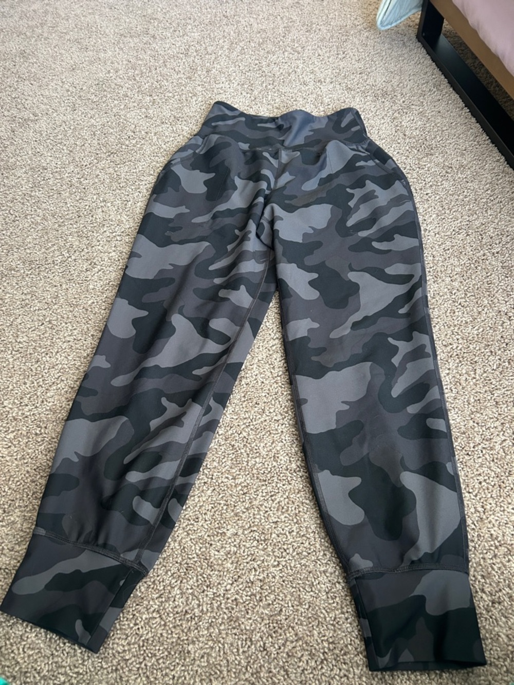 Old Navy Black & Gray Camo Jogger Pants